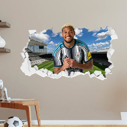 Newcastle United Football Club - Joelinton 26/27 Broken Wall Sticker
