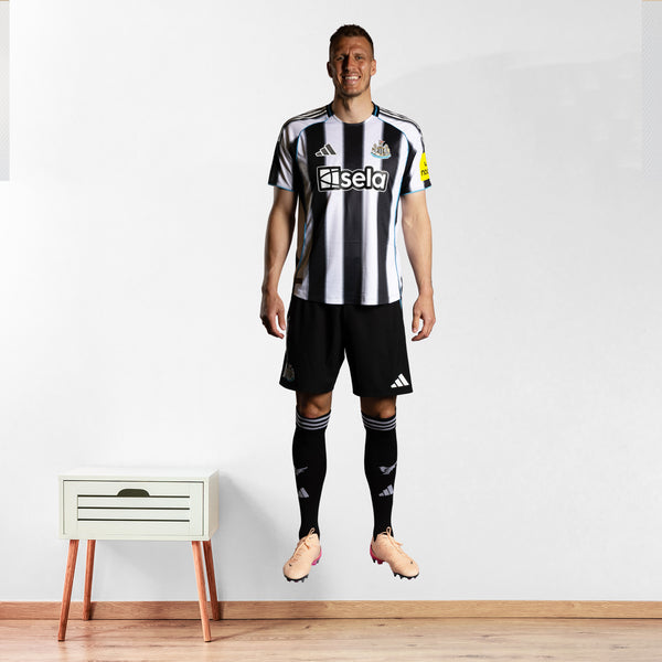Newcastle United Wall Sticker - Dan Burn Player 25/26 Wall Decal