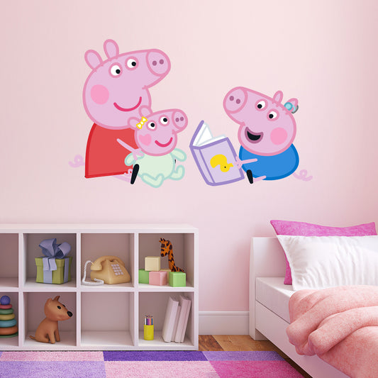 Peppa Pig Wall Sticker - Peppa And George Reading To Baby Evie