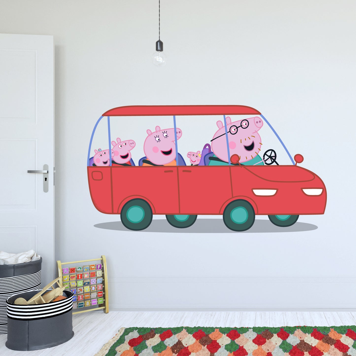 Peppa Pig Wall Sticker - Peppa and Family In Car