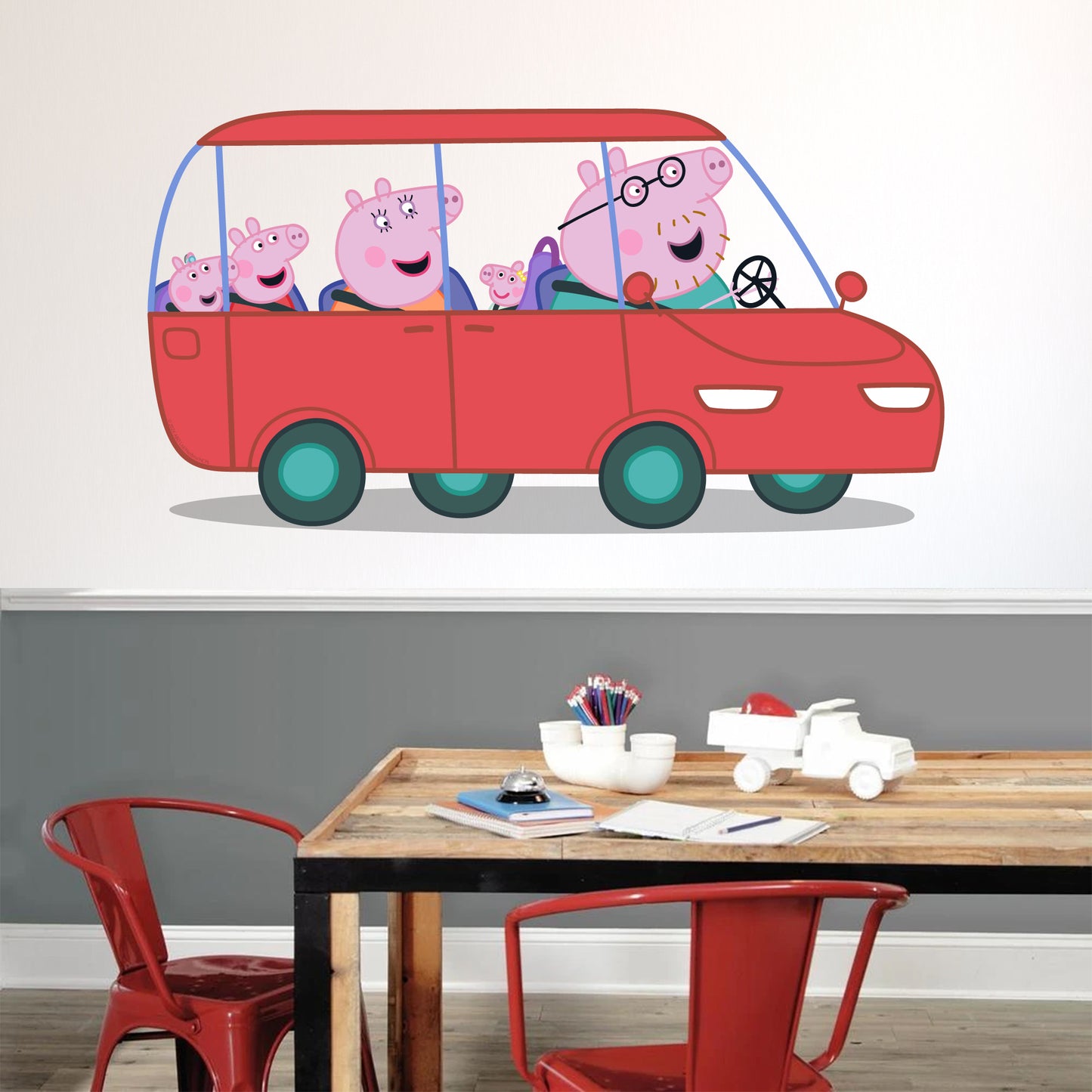 Peppa Pig Wall Sticker - Peppa and Family In Car
