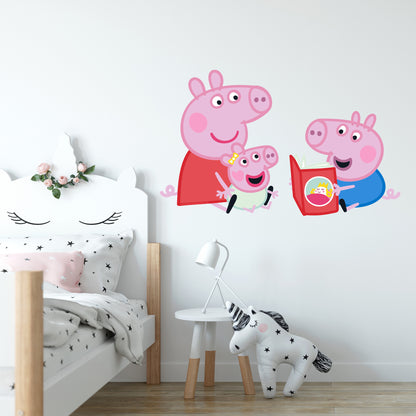 Peppa Pig Wall Sticker - Peppa And George Reading To Baby Evie