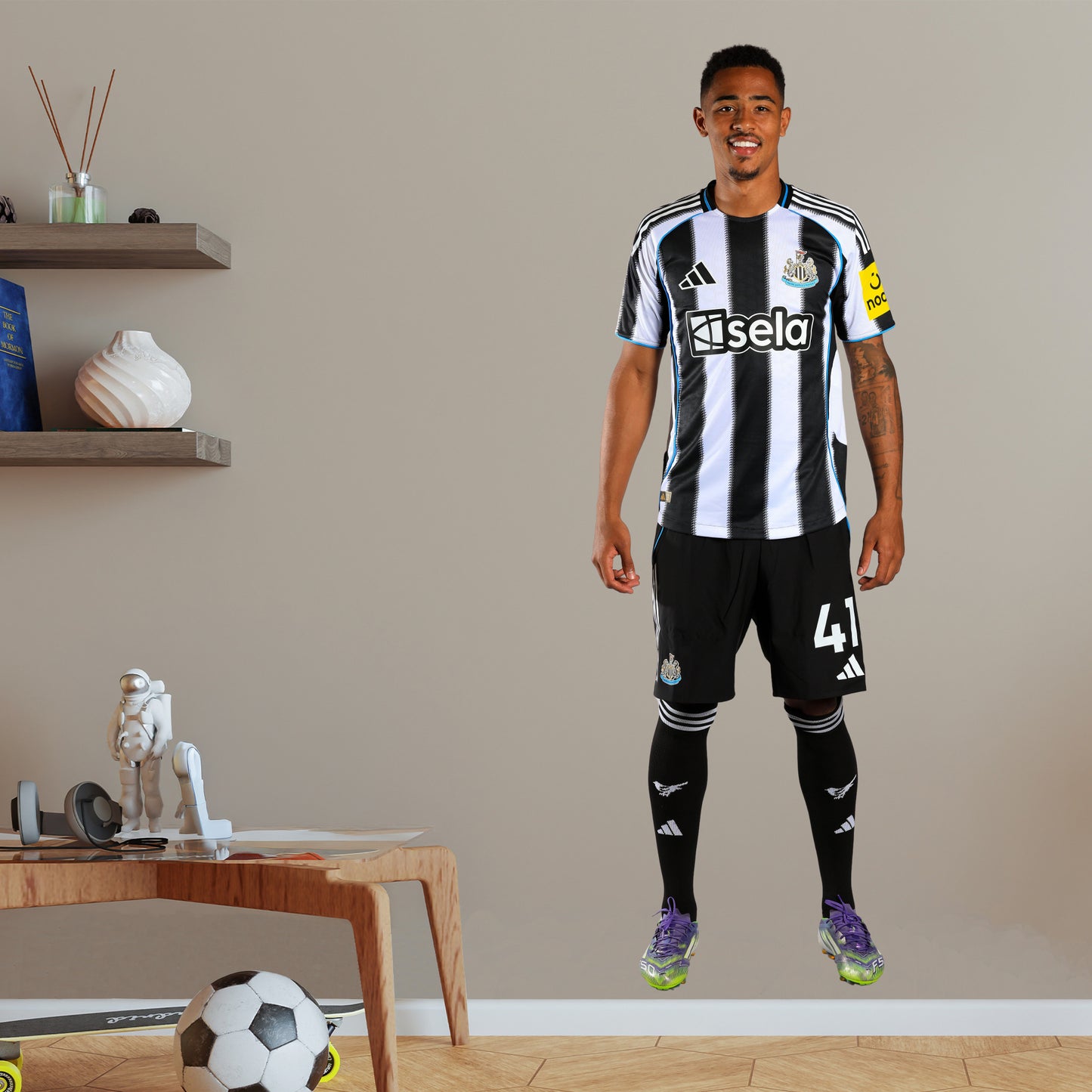 Newcastle United Wall Sticker - Jacob Ramsey Player 25/26 Wall Decal Football Art