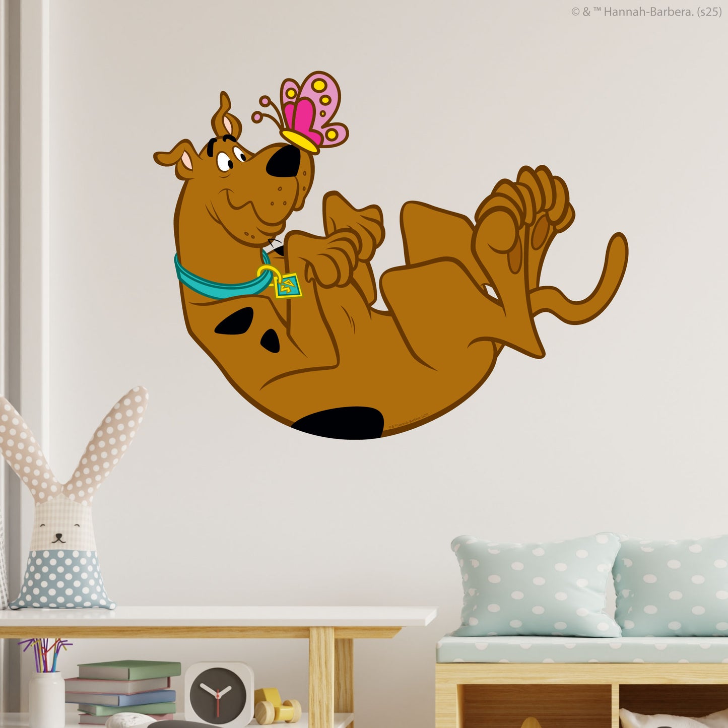Scooby-Doo Wall Sticker  –  Scooby Doo With Butterfly Decal Wall Art