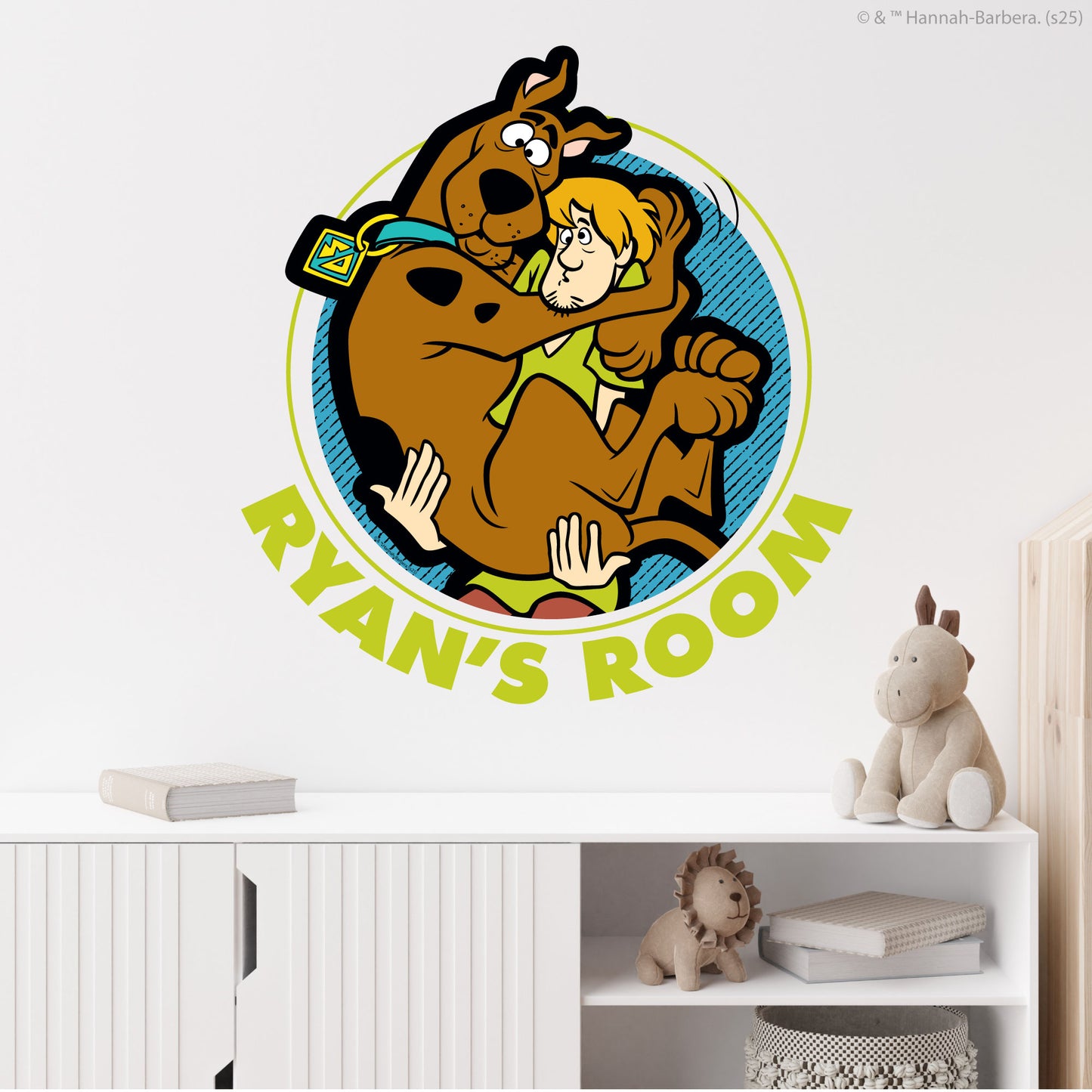 Scooby-Doo Wall Sticker  –  Shaggy Holding Scooby Doo Circle Personalised Decal Wall Art