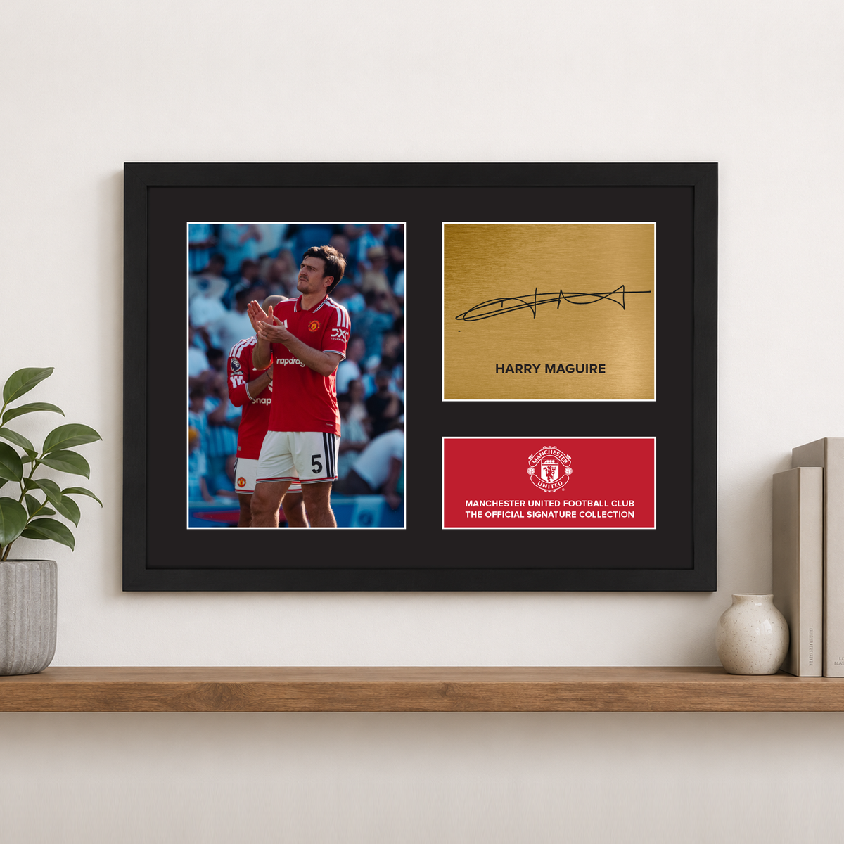 Manchester United Signature Collection Mounted Print – Harry Maguire Replica Signed Photo