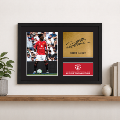 Manchester United Signature Collection Mounted Print – Kobbie Mainoo Replica Signed Photo